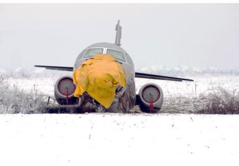 În urmă cu doi ani, unul dintre avioanele care aducea oaspeţii lui Ţiriac la Vânătoarea de la Balc, a eşuat pe pista Aeroportului orădean